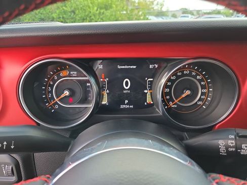 Used 2023 Jeep Wrangler Unlimited Rubicon image 22