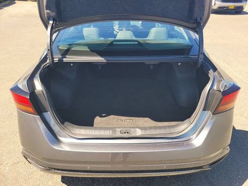 Certified 2025 Nissan Altima 2.5 SV FWD image 11