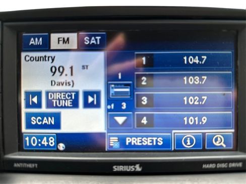 Used 2014 Chrysler Town & Country Touring FWD image 31