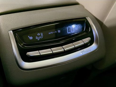 Used 2020 Cadillac XT6 Premium Luxury FWD image 29