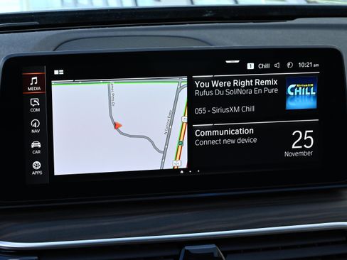 Certified 2022 BMW 530e w/ Premium Package image 17