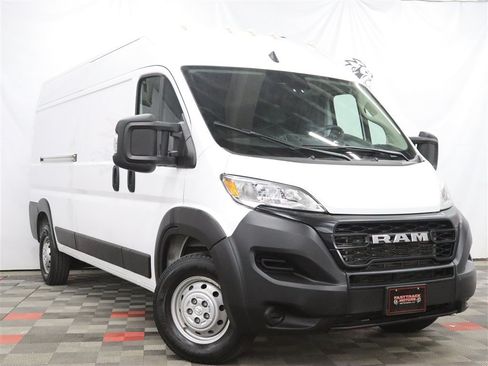 Used 2023 RAM ProMaster 2500 FWD image 3