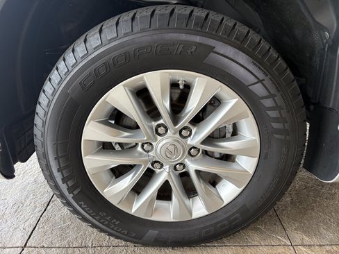 Used 2014 Lexus GX 460 w/ Premium Package AWD/4WD image 10