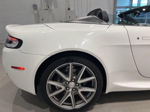 Used 2013 Aston Martin V8 Vantage Roadster RWD image 6