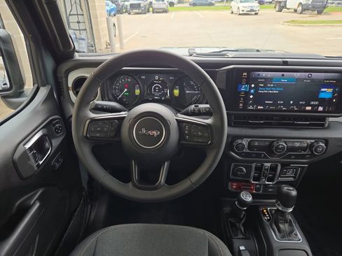 Used 2025 Jeep Wrangler Unlimited Sport S 4xe AWD/4WD image 18