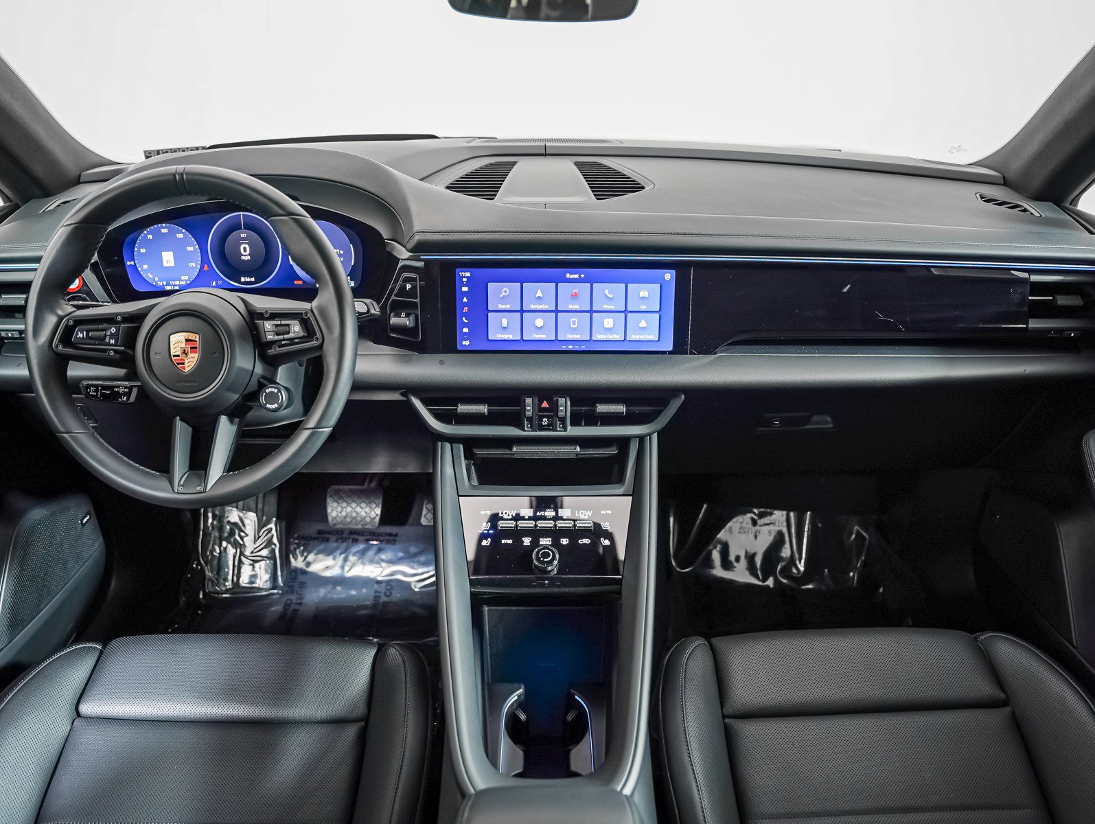 Certified 2025 Porsche Macan 4 Electric AWD/4WD image 15