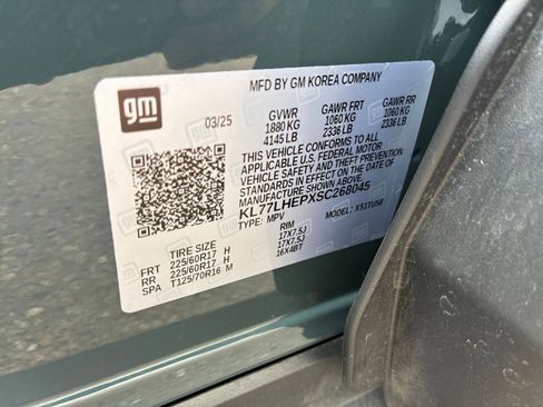 Used 2025 Chevrolet Trax LT w/ LT Convenience Package image 28