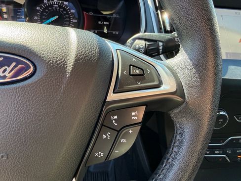 Used 2020 Ford Edge SEL image 28