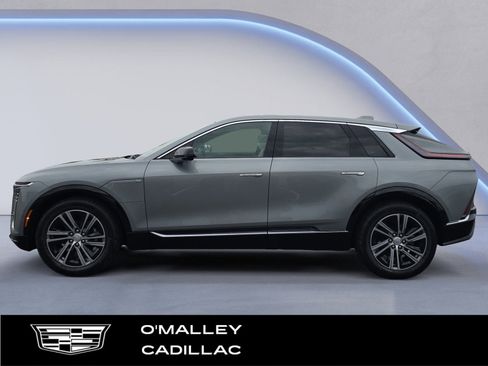 New 2026 Cadillac Lyriq Luxury w/ LPO, Floor Liner Package image 2