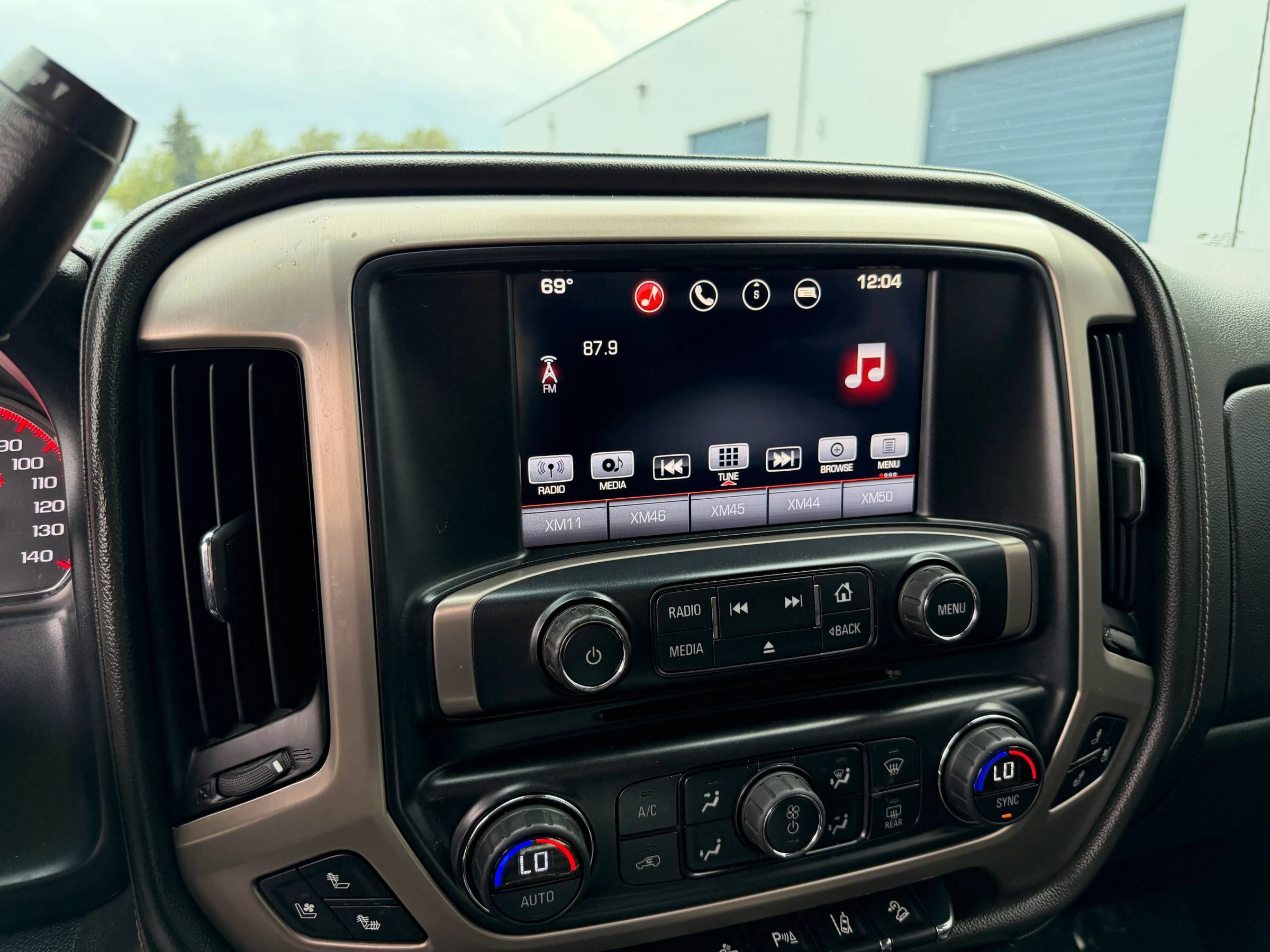 Used 2016 GMC Sierra 2500 Denali w/ Driver Alert Package AWD/4WD image 17