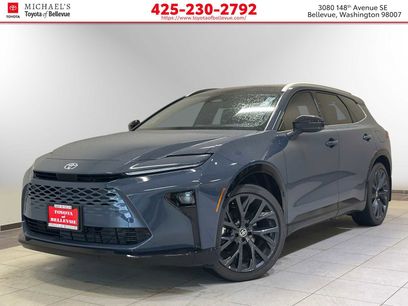 Used 2025 Toyota Crown Signia Limited w/ Tow-Hitch Package (TMS)