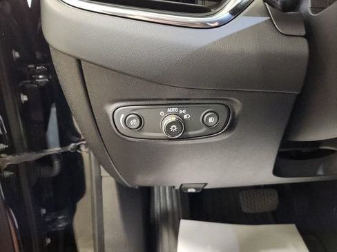 Used 2018 Chevrolet Equinox Premier AWD/4WD image 21