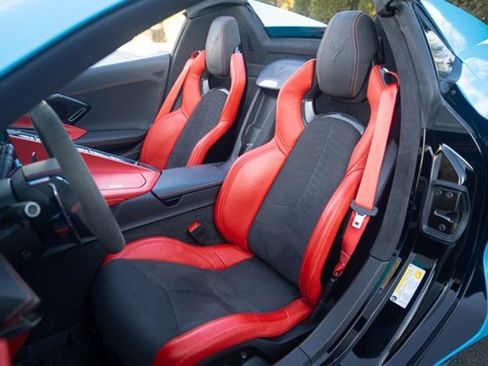 Used 2024 Chevrolet Corvette Stingray Premium Conv w/ 3LT image 32