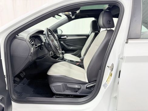 Used 2020 Volkswagen Jetta R-Line w/ R-Line Cold Weather Package image 13