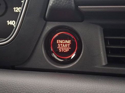 Certified 2025 Honda Pilot TrailSport image 23