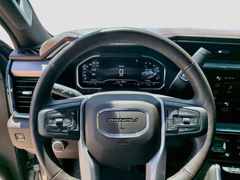 Used 2025 GMC Sierra 2500 Denali w/ Denali Reserve Package AWD/4WD image 14