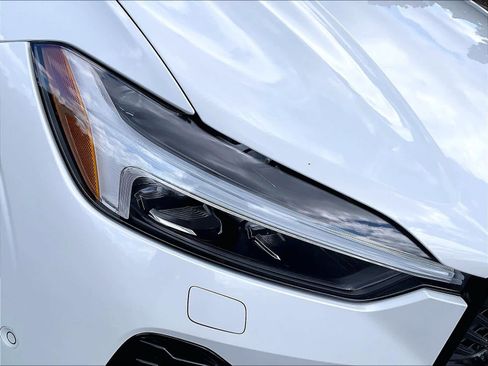 New 2026 Volvo XC60 T8 Ultra w/ Protection Package Premier AWD/4WD image 32