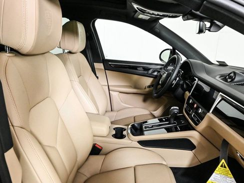 Used 2026 Porsche Macan image 24