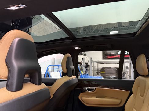 Used 2016 Volvo XC90 T6 Momentum w/ Momentum Plus Package image 25