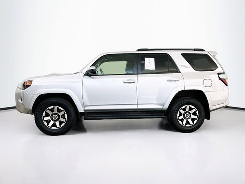 Used 2024 Toyota 4Runner TRD Off-Road image 4