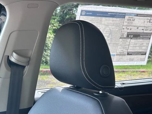 New 2026 Volkswagen Atlas SE FWD image 11