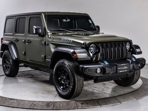 Used 2023 Jeep Wrangler Unlimited w/ 8.4" Radio Group AWD/4WD image 8