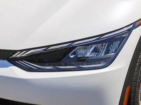 Used 2024 Kia EV6 Light RWD image 8