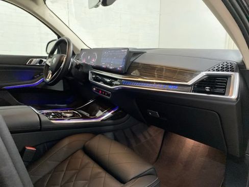 Used 2025 BMW X7 xDrive40i w/ Premium Package AWD/4WD image 91