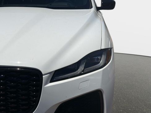 Used 2026 Jaguar F-PACE R-Dynamic S AWD/4WD image 9