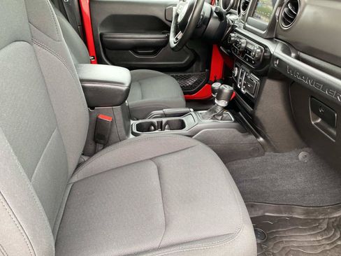Certified 2022 Jeep Wrangler Sport AWD/4WD image 23