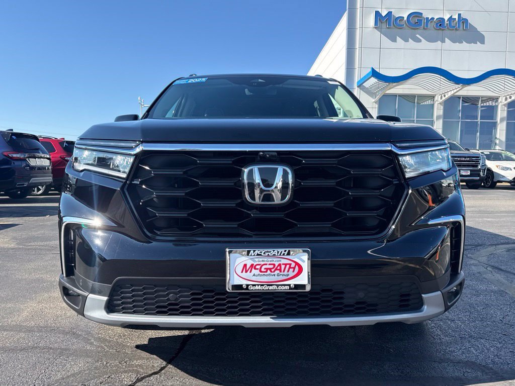 Used 2025 Honda Pilot Elite image 12