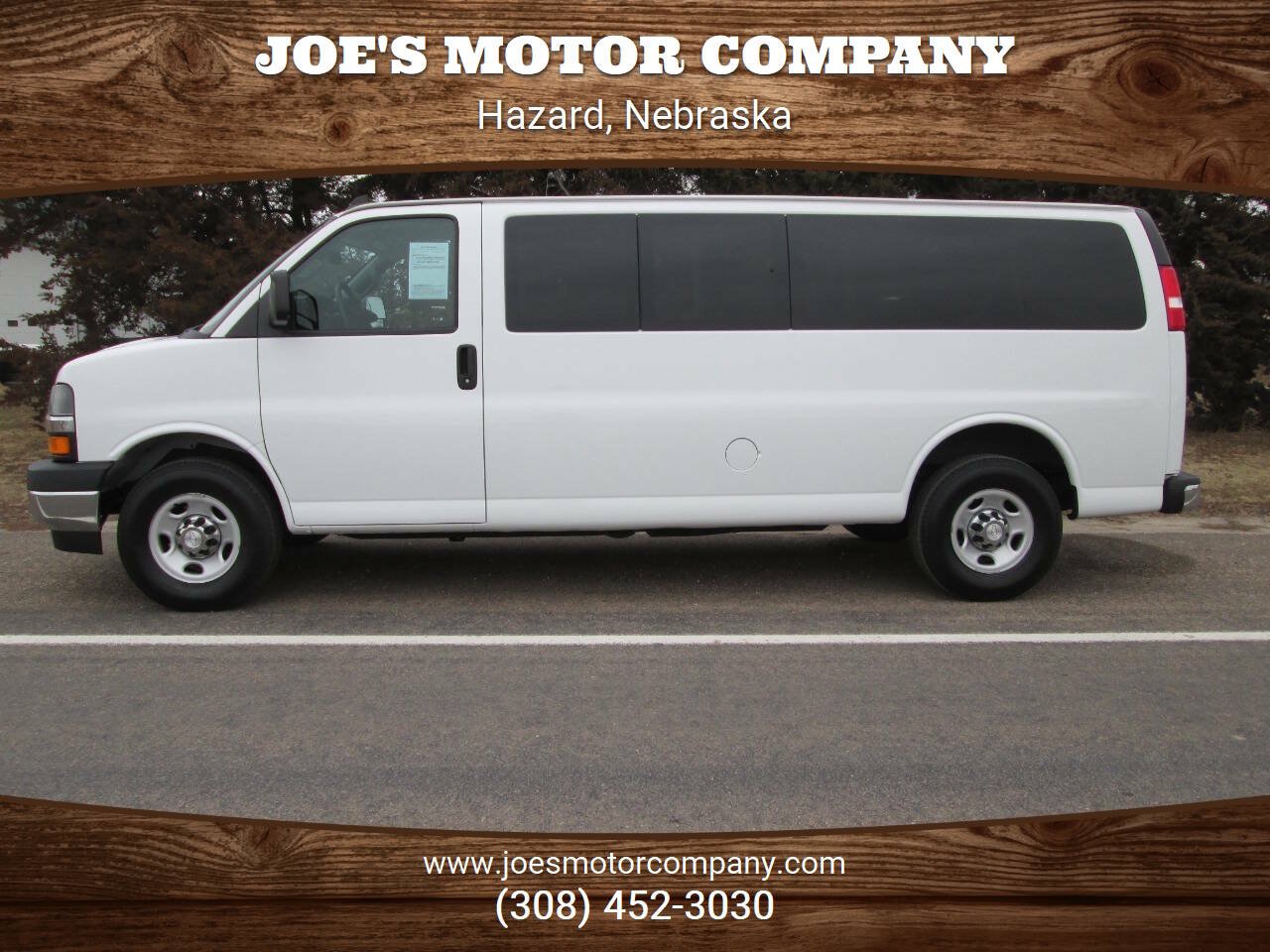 Used 2018 Chevrolet Express 3500 LT w/ LT Preferred Equipment Group RWD image 2