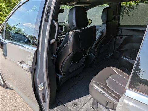 Used 2025 Chrysler Pacifica Select FWD image 24