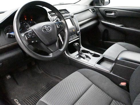 Used 2015 Toyota Camry LE image 2