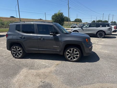 Used 2022 Jeep Renegade Limited w/ Sun, Sound & Wheels Group AWD/4WD image 13