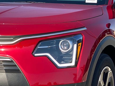 New 2026 Kia Niro EX FWD image 8