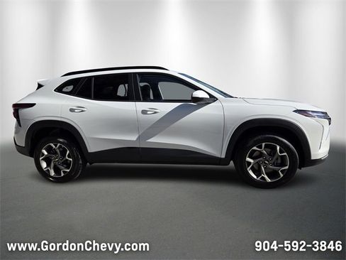 New 2026 Chevrolet Trax LT image 8