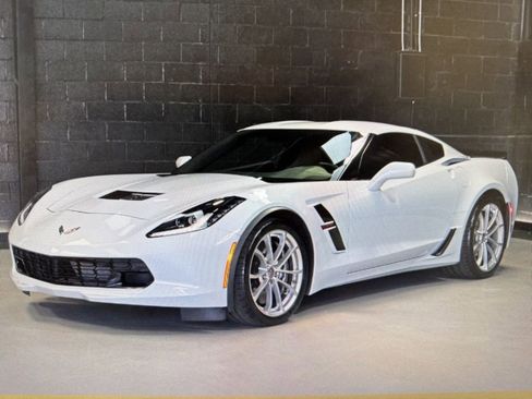 Used 2018 Chevrolet Corvette Grand Sport RWD image 2