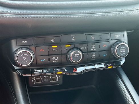 Used 2022 Dodge Durango GT image 15