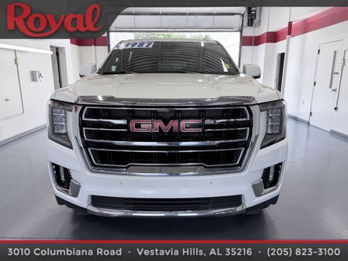 Used 2024 GMC Yukon XL SLT w/ SLT Luxury Package RWD image 2