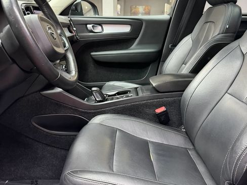 Used 2019 Volvo XC40 T5 Momentum AWD/4WD image 13