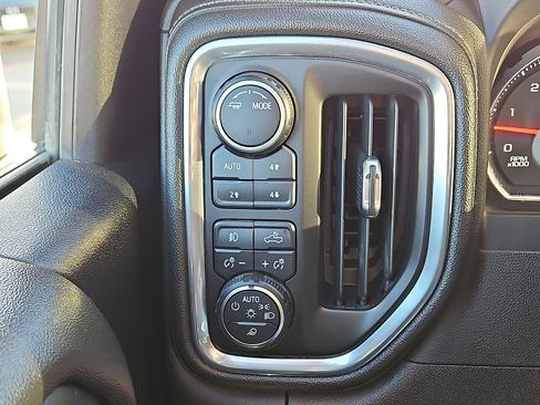 Used 2023 Chevrolet Silverado 2500 LTZ image 13