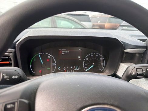 Used 2023 Ford Maverick XLT image 9