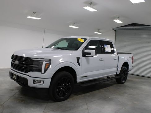 Used 2025 Ford F150 Platinum AWD/4WD image 4