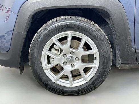 Used 2021 Jeep Renegade Latitude w/ Sun & Sound Group image 20