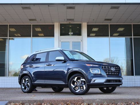 New 2026 Hyundai Venue SEL image 2