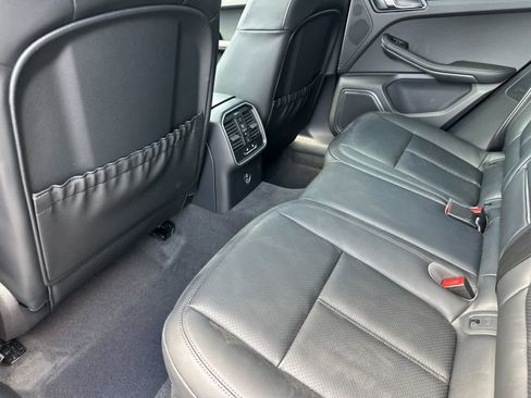 New 2026 Porsche Macan AWD/4WD image 13