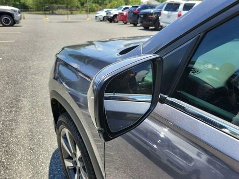 Used 2025 Honda Pilot Elite image 18