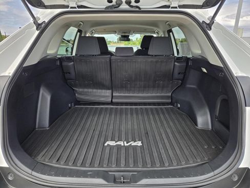 Used 2024 Toyota RAV4 LE AWD/4WD image 27