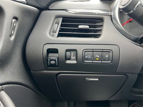 Used 2017 Chevrolet Impala Premier image 25